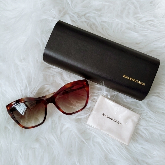 Balenciaga Accessories - NWT Balenciaga Cat Eye Sunglasses
